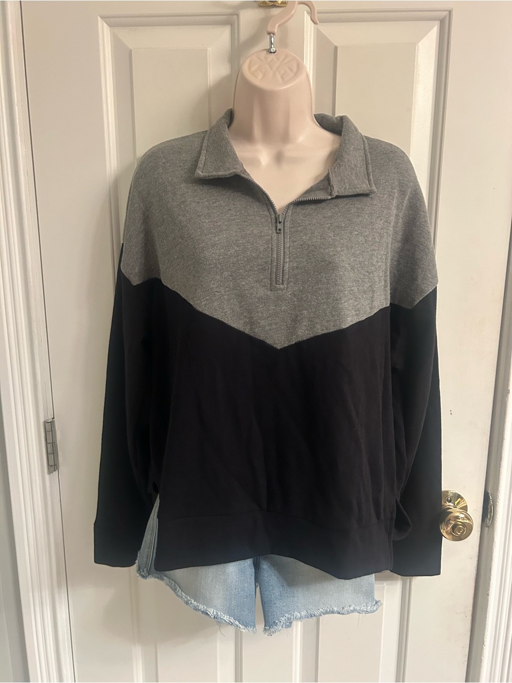 NWOT-Women’s PINK Victoria's Secret Gray & Black Half-Zip Pullover